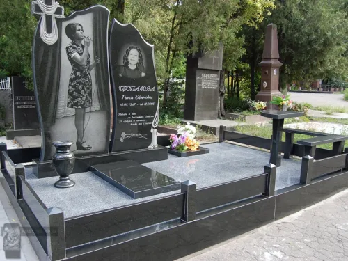 Гранитный комплекс на могилу для двоих