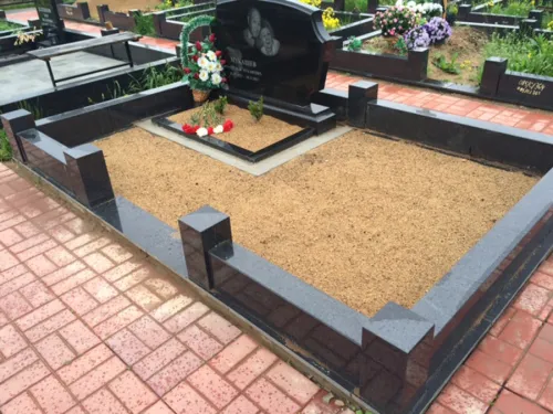 Комплекс на могилу с груновой площадкой