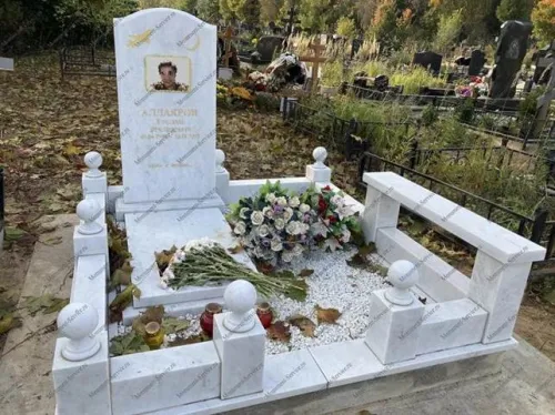 вертикальный памятник