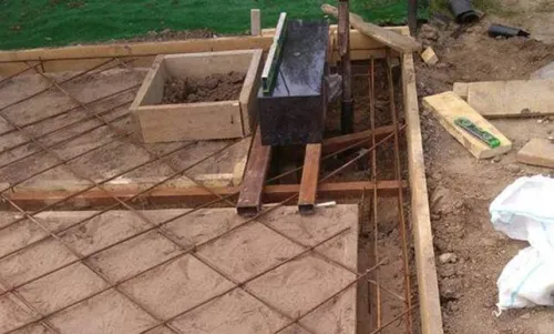 установка гранитного цоколя на могилу