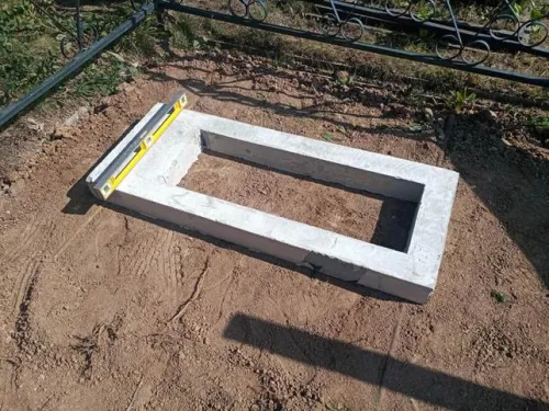 установка цветника на могиле